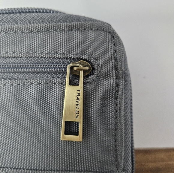 Travelon Gray RFID Blocking Wallet/wristlet NWT - Picture 2 of 7